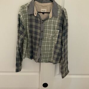 American Eagle Outfitters cropped flannel